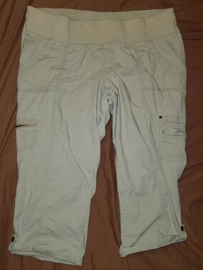 B2G1F Duo Maternity XL Khaki Cargo Capris